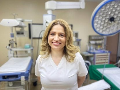 Dr. Anne Plesuvescu,